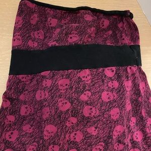 Skull dress size large